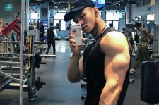 德阳肌肉男模(肌肉男模拟器)