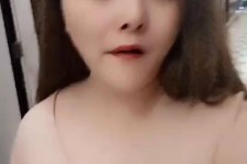德阳美院系花兼职死商务模特(美院系花兼职商务模特第2部一边看球一边玩)
