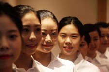 德阳私人伴游招聘 度假区万元月薪招“泳装伴游”