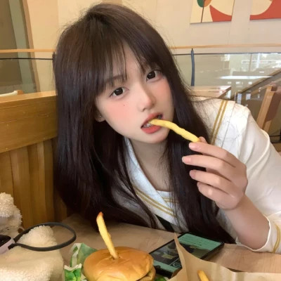 德阳伴游女生李欣怡的资料
