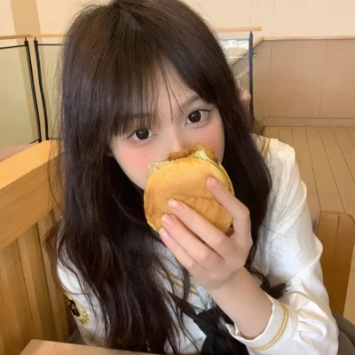 德阳伴游女生李心怡的资料