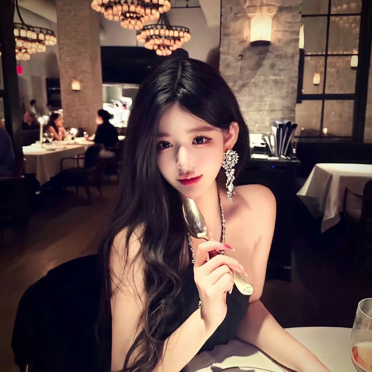 德阳伴游女生蓝盈盈的资料
